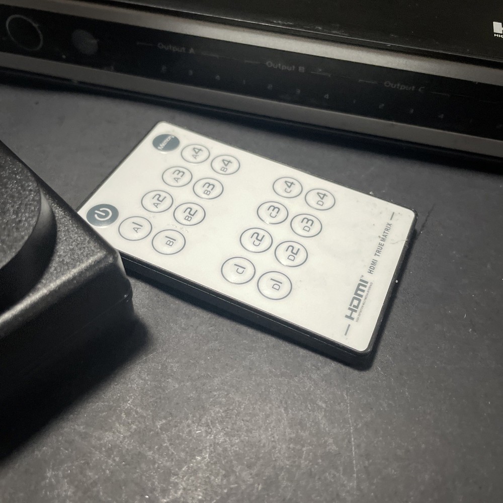 Monoprice HDMI 4x4 Matrix Switch Switcher Splitter HDX-404E