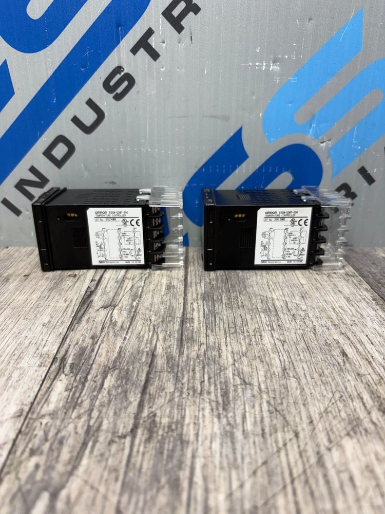 (LOT OF 2) OMRON TEMPERATURE CONTROLLERS E5CN-Q2MT-500