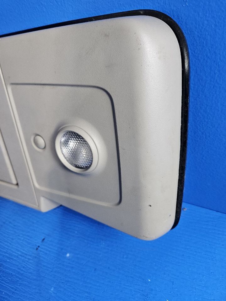 TRAVERSE 2012 Console Rear LIGHT 6893