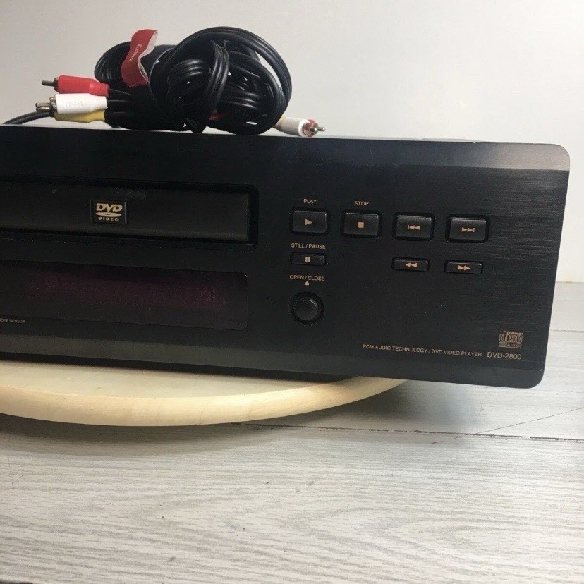 Denon DVD-2800 - Progressive Scan DVD Player No Remote Control