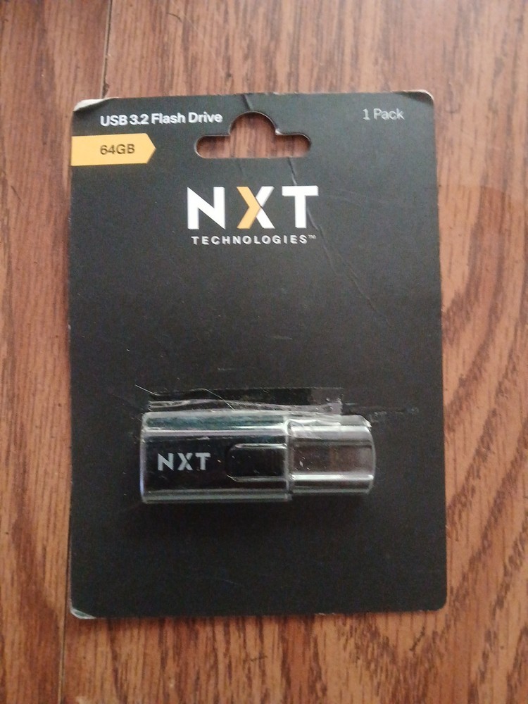 NXT TECHNOLOGIES ~ 64GB ~ 3.2 FLASH DRIVE