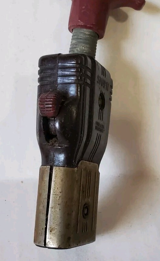 Vintage Snapit Appliance Bakelite Plug