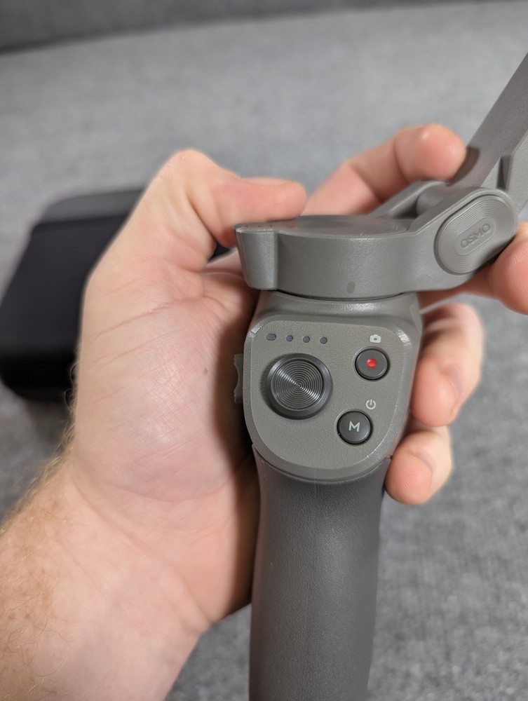 DJI Osmo Mobile 3 Combo - Gimbal Stabilizer
