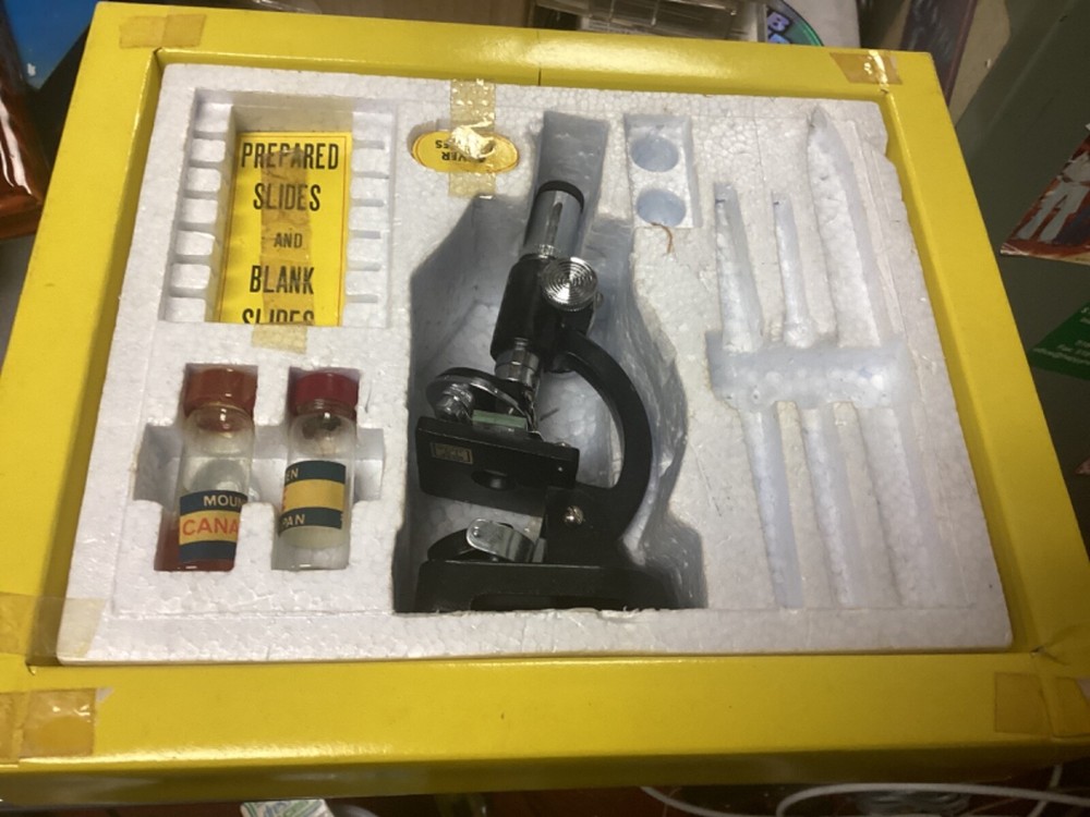 Vintage Milben #383 Junior Micro Lab Kit