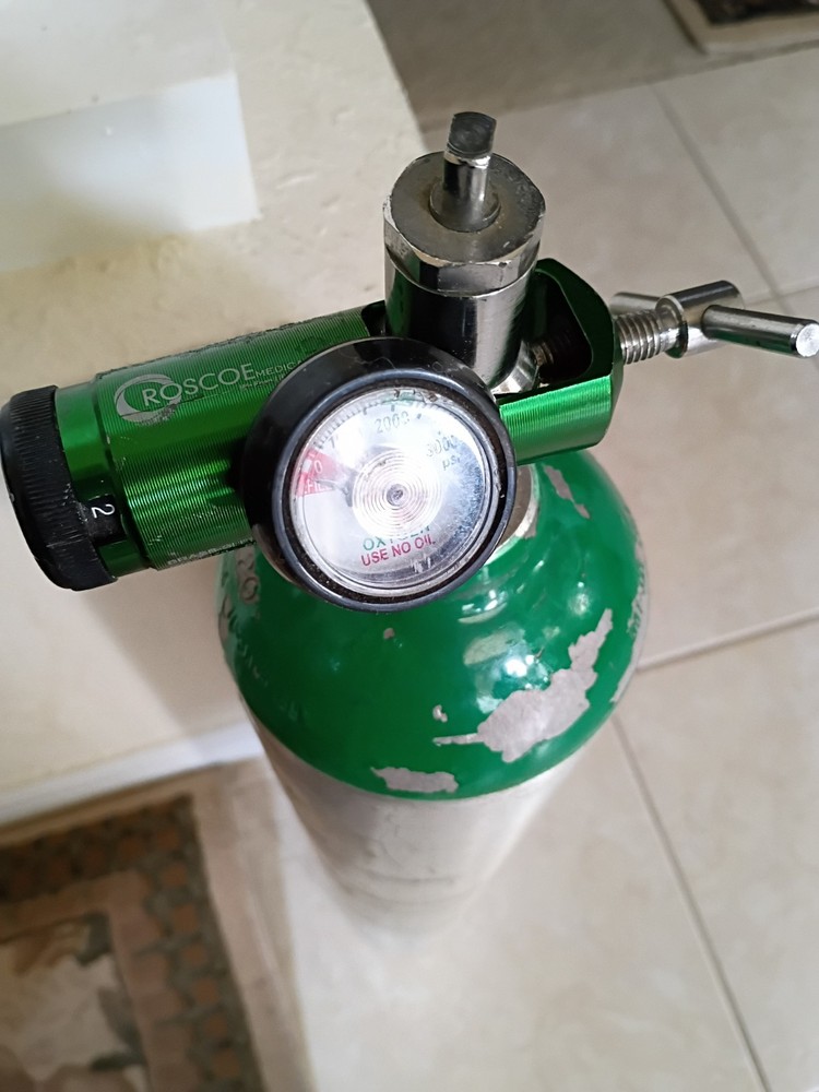 Roscoe Medical oxygen tank