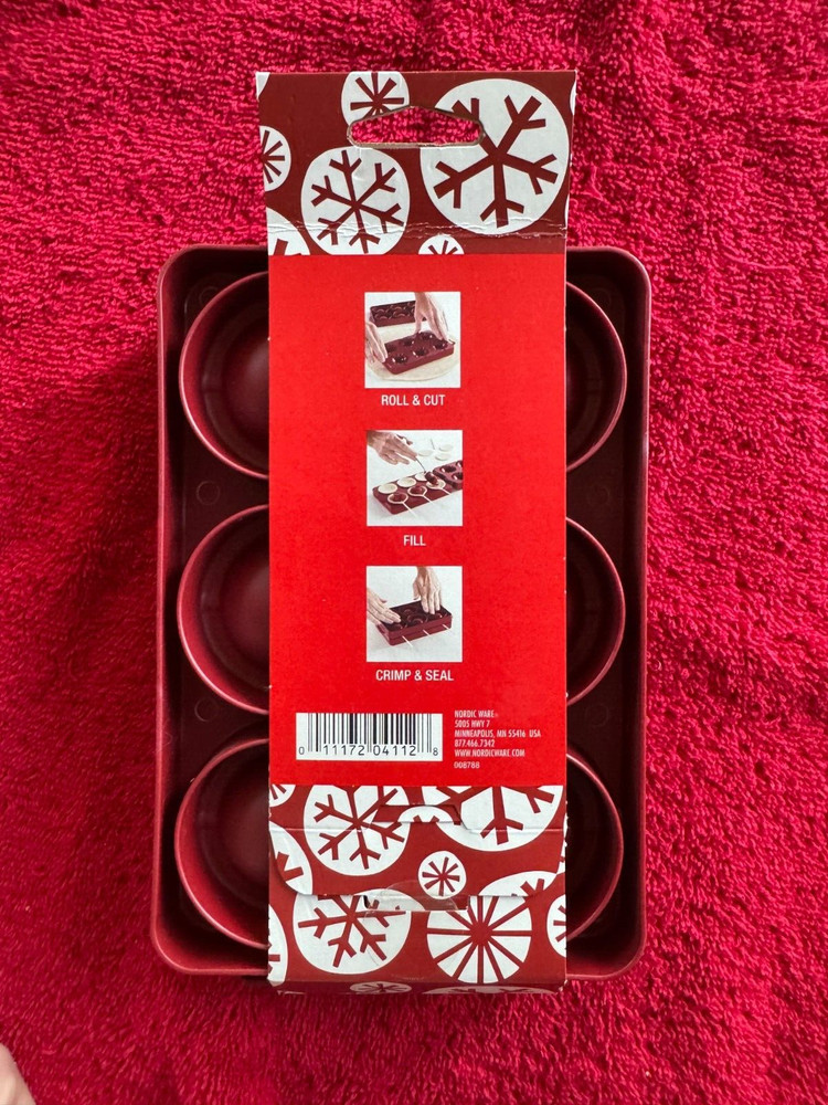 Nordic Ware ~ Pie Bites Press ~ Mini Pies ~ NEW