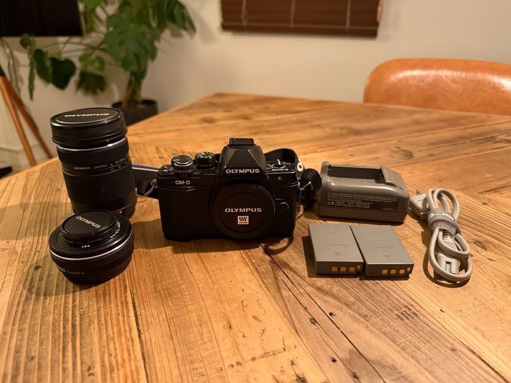 Olympus OM-D Mirrorless Camera with 2 Lenses / with Box