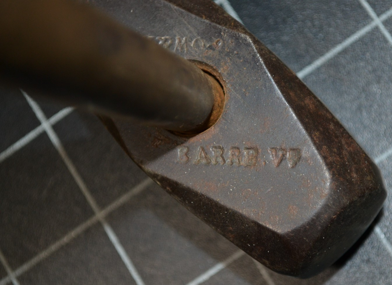 TROW & HOLDEN - BARRE, VT - HAND DRILLING HAMMER - 1 3/4# - VERY GOOD