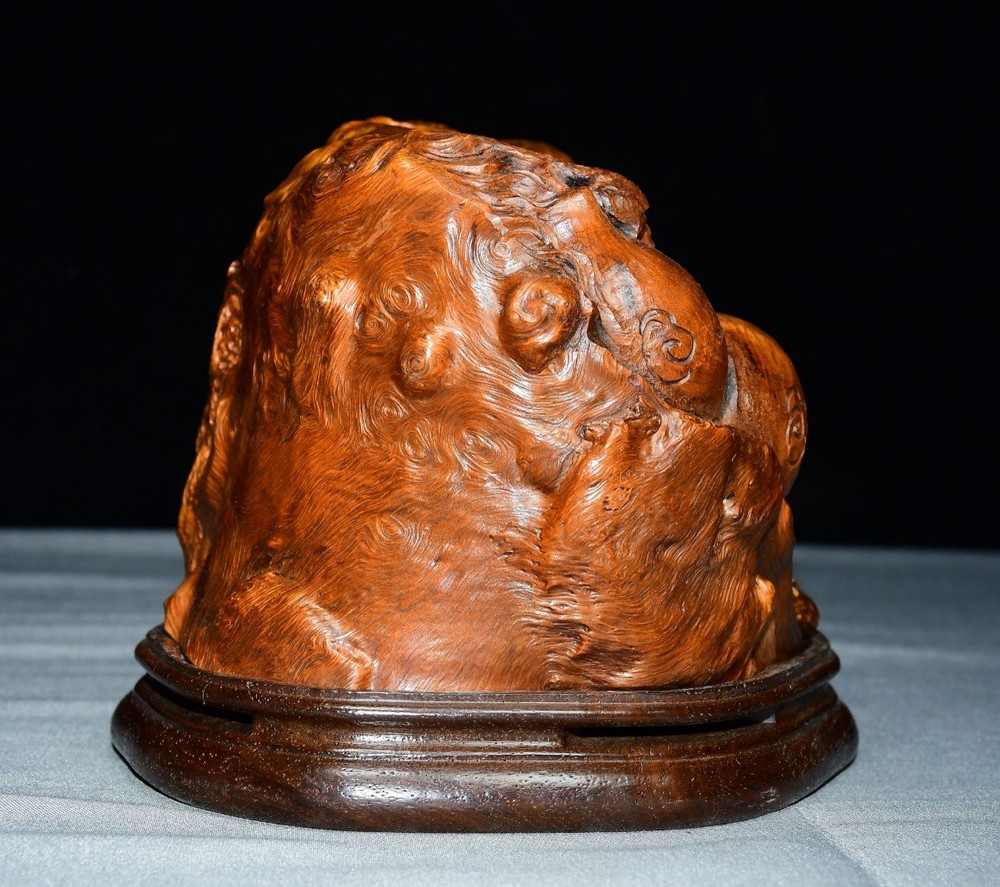 Exquisite Small Leaf Boxwood Lion Incense Burner Ornament