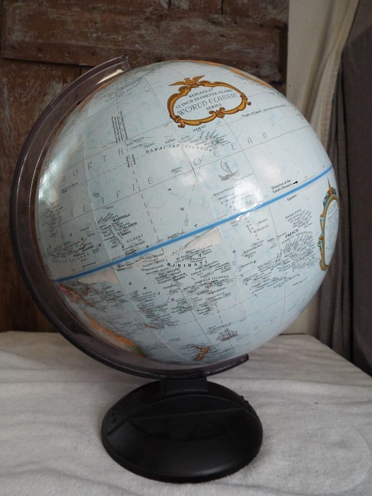 World Globe on a Stand Replogle 12" Diameter Globe World Clasic Series Pre-Owned