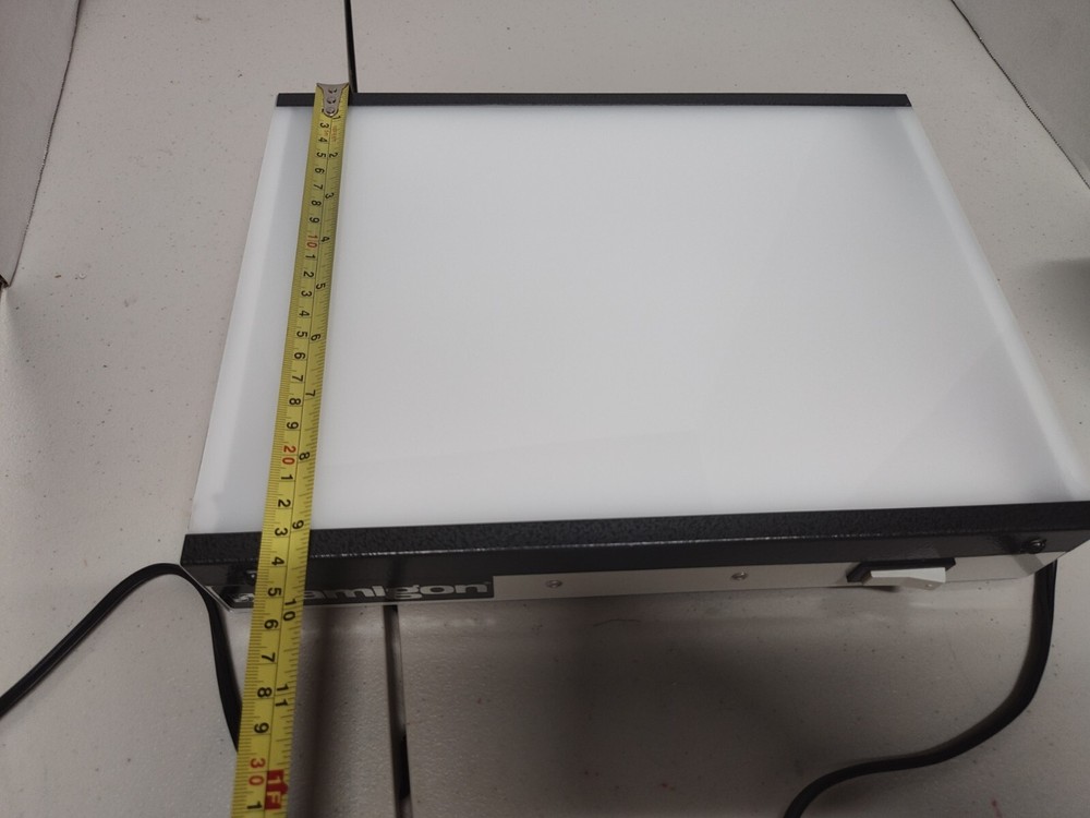 SAMIGON LIGHTBOX 12” X 10-1/2” X 2-1/4" W