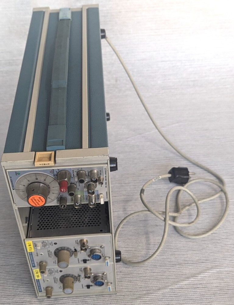 Tektronix TM504 Power Module + FG 502 Function Generator + AM 503