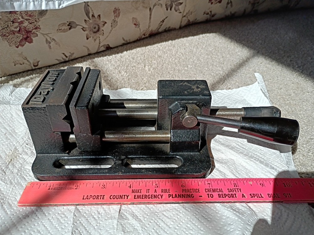 Dayton FTK06 3" Machine Vise with Fixed Base Pre-owned