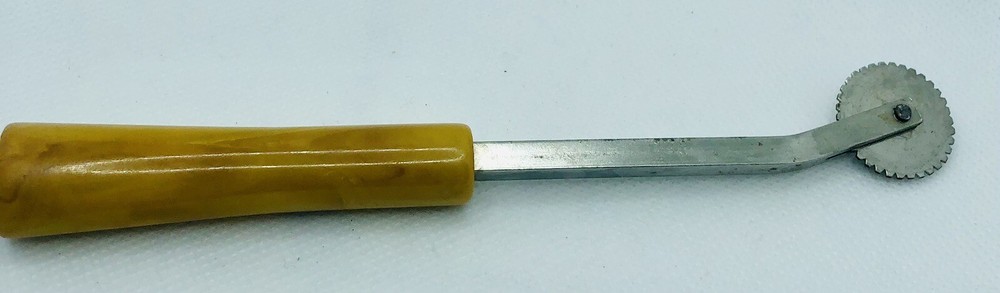 Vintage Bakelite Dritz 6” Tracing Wheel Butterscotch Handle Sewing Pattern Tool