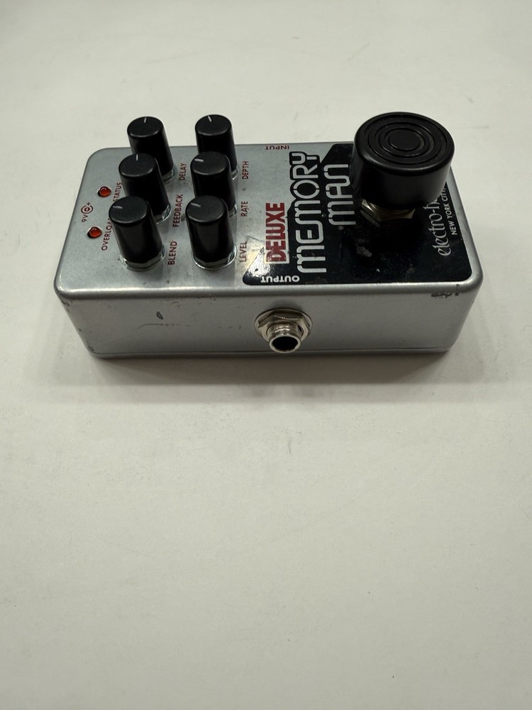 Electro Harmonix Nano Deluxe Memory Man Analog Delay Guitar Effect Pedal + Box