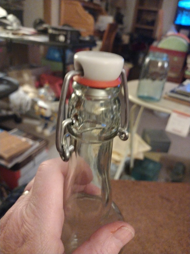 Plain Glass Wine Bottle With Wire Bail Cap