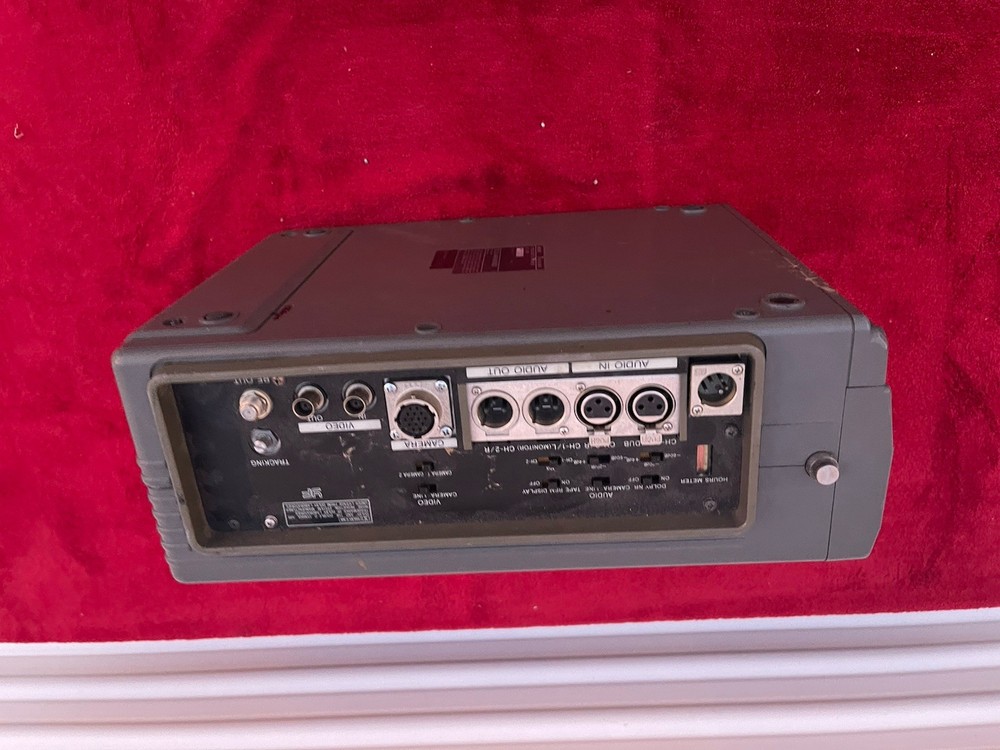 Sony U-Matic S SP VO-8800 Portable Videocassette Recorder Untested