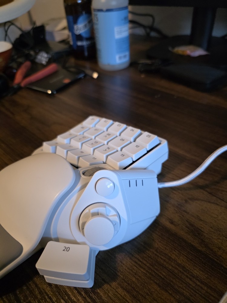 Razer Tartarus V2 (white)