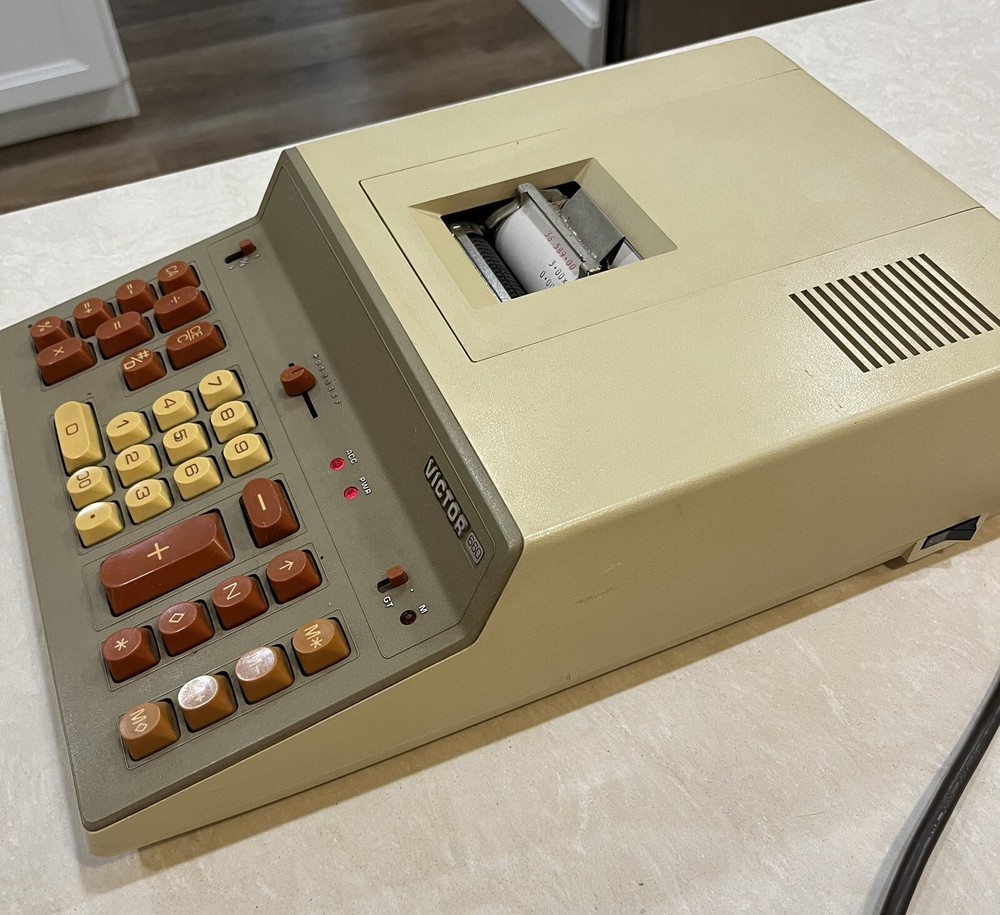 Vintage Victor 660 adding machine calculator Great condition WORKS