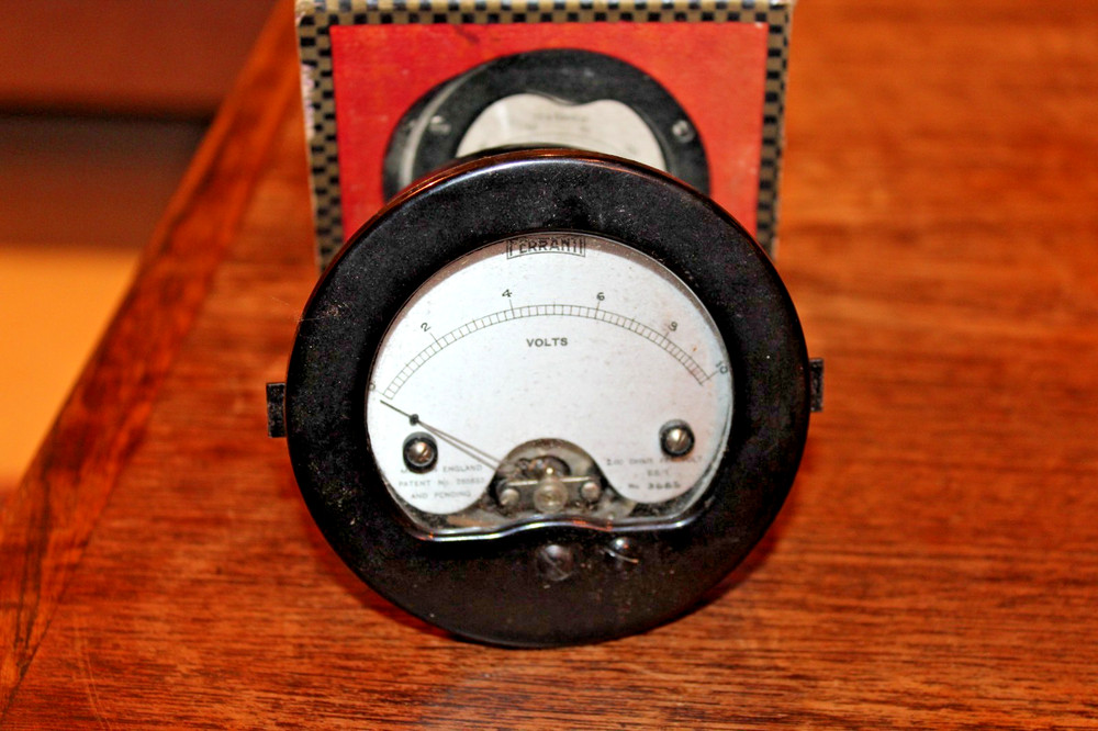 Vintage FERRANTI Volt Meter In Original Box Case - Untested 8.5cm dia x 4cm