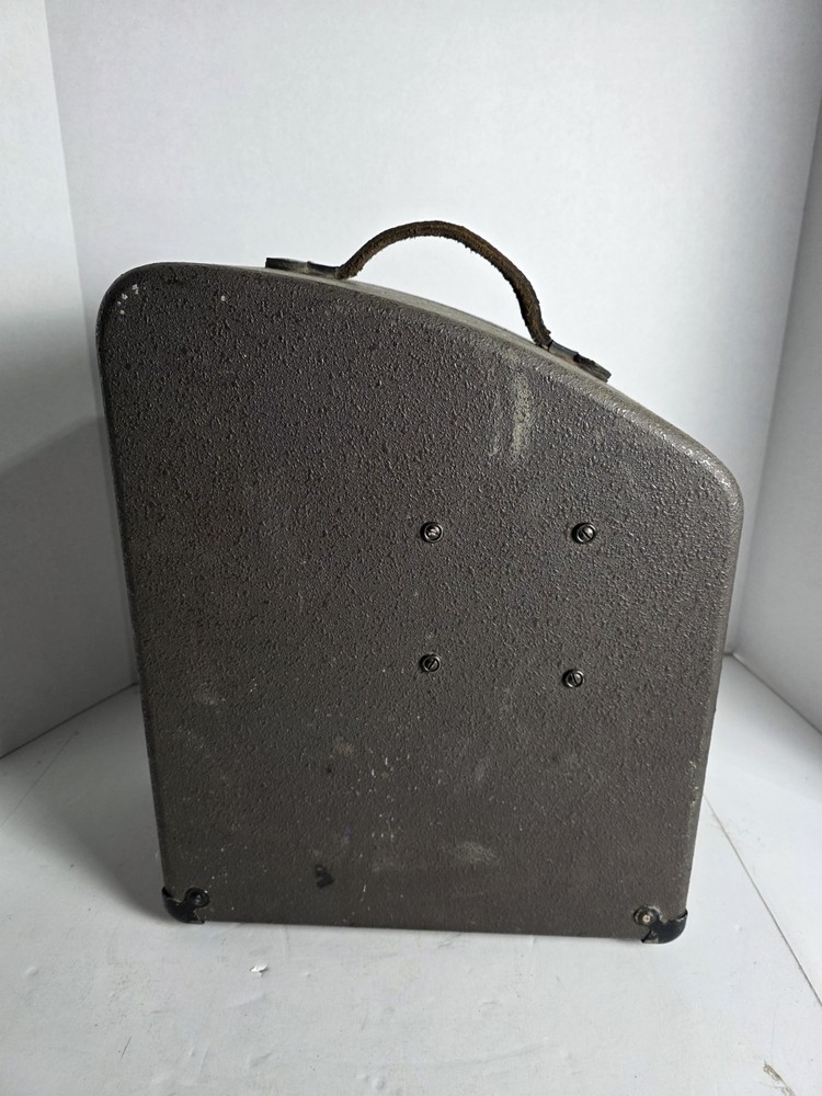 Bell & Howell Regent 8mm Projector Design 122 Model L With Case Powers On