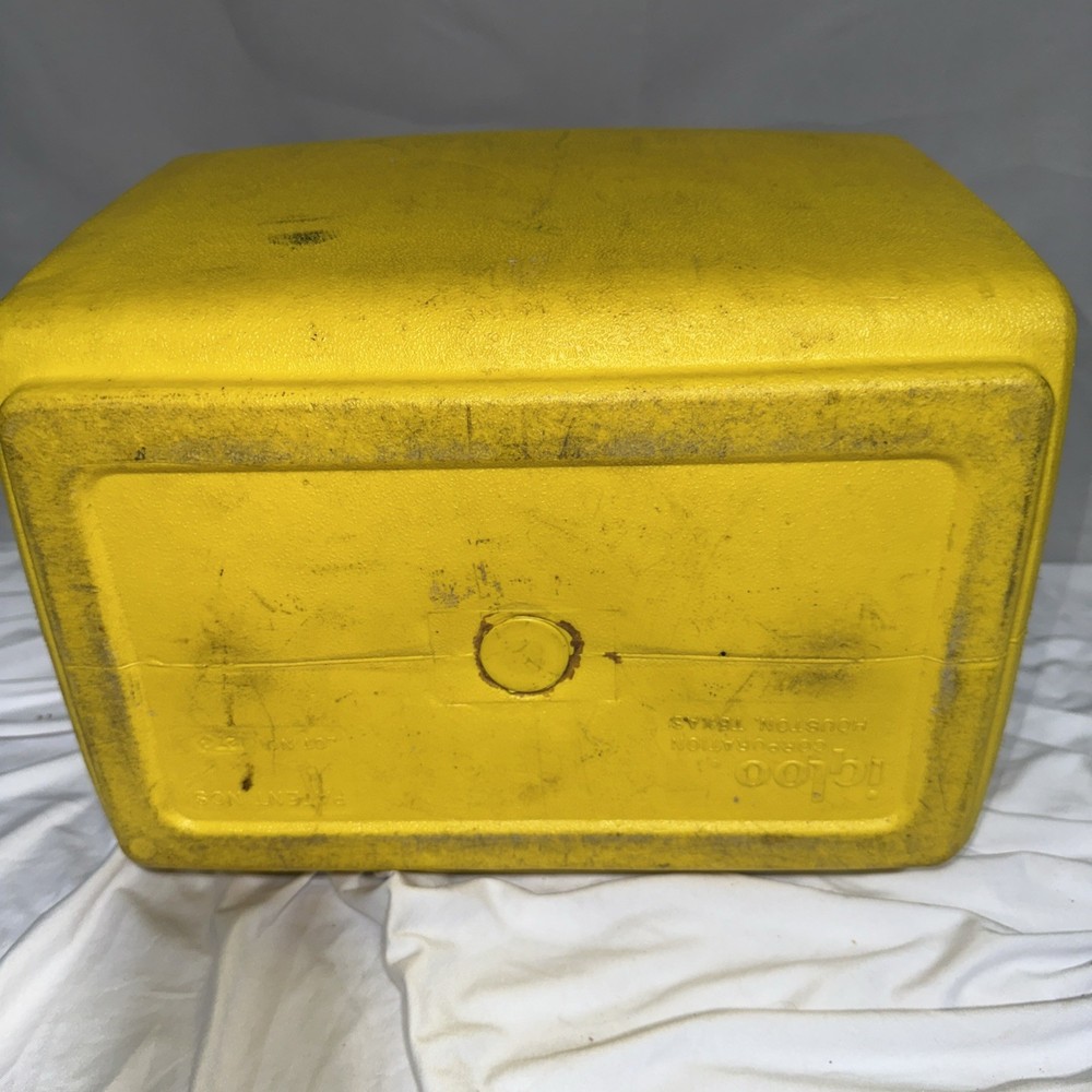 Igloo Playmate Large Cooler Yellow White Rare Color Pattern VTG Camping