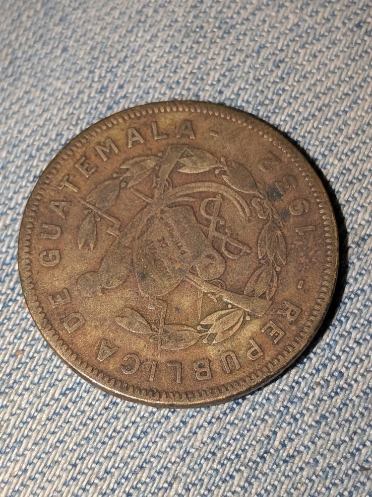 Guatemala 1932 2 CENTAVOS Coin