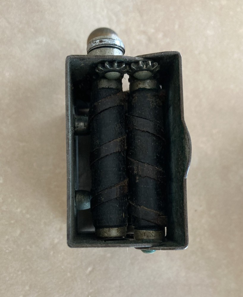 Vintage Bluebeard Razor Stropper Sharpener USA