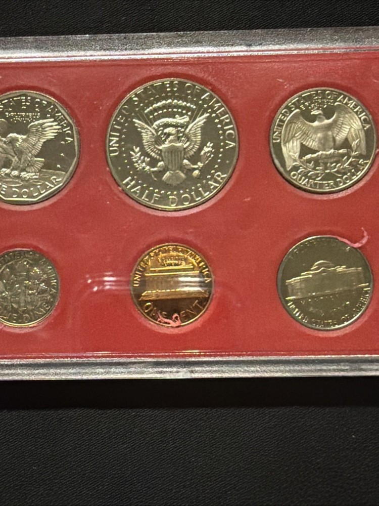1980 Clad Proof Set U.S. Mint As Pictured Very Nice 😊