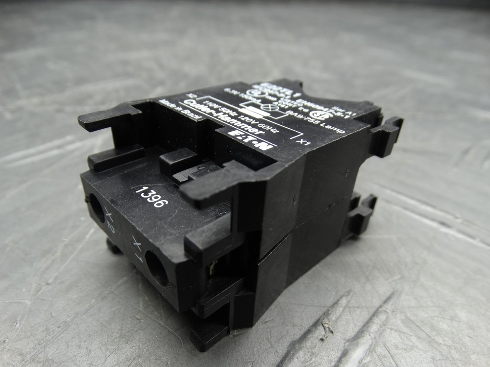 Cutler Hammer E22TL1 Light Module Transformer + Bulb