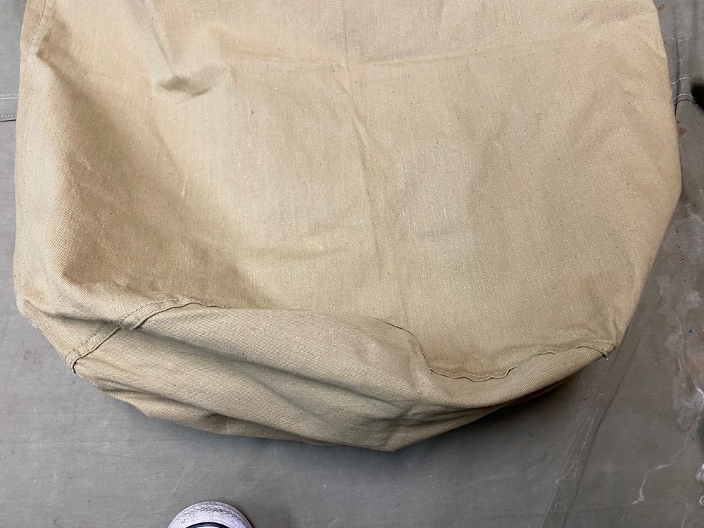 ORIGINAL WWII US ARMY INFANTRY BARRACKS LAUNDRY CARRY BAG- KHAKI,