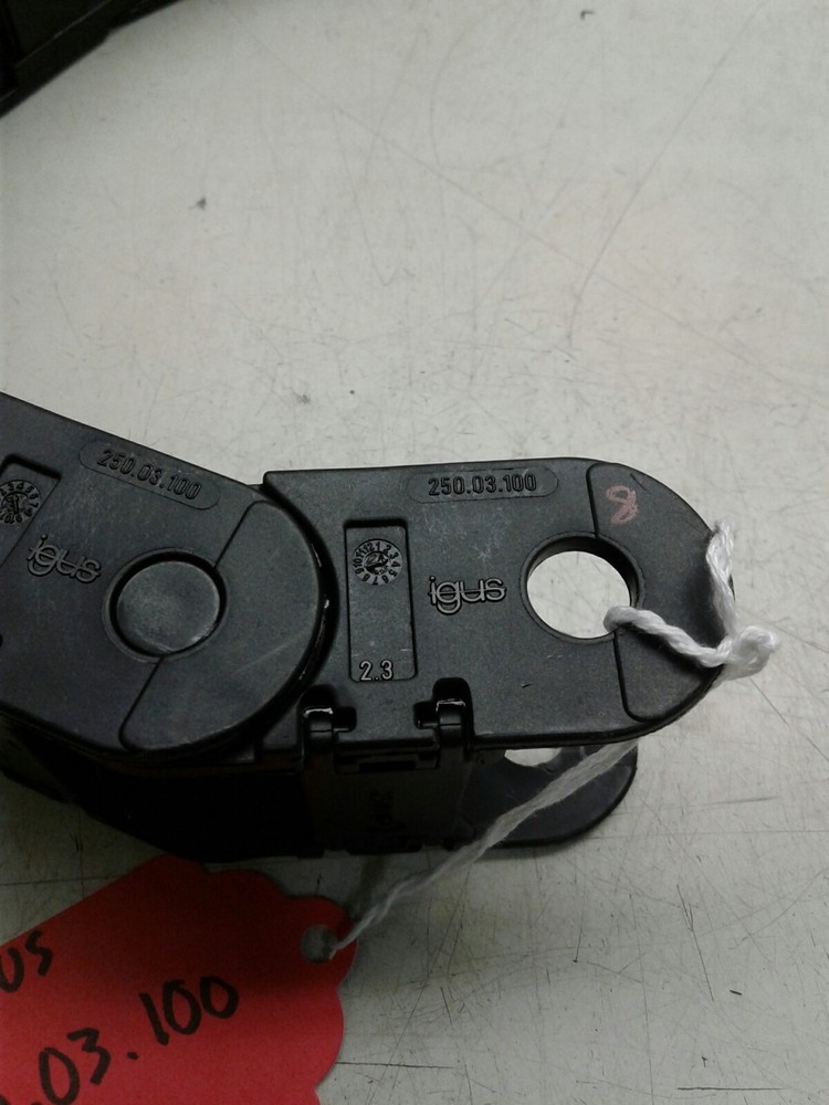 IGUS 250.03.100 (8 pieces)