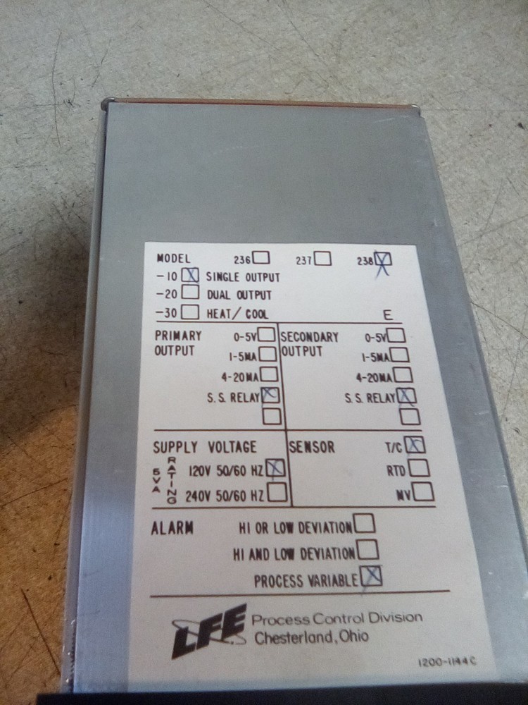 LFE H8-9532-3100 Temperature Controller