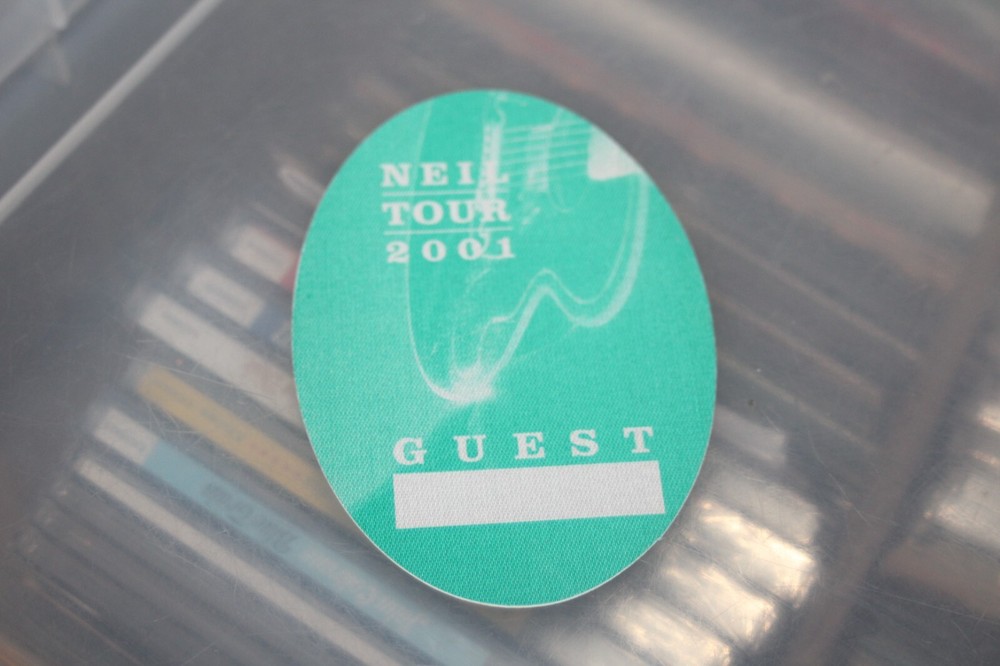 Neil Young  -  Unused Backstage Pass - FREE POSTAGE - 2001 Tour GREEN