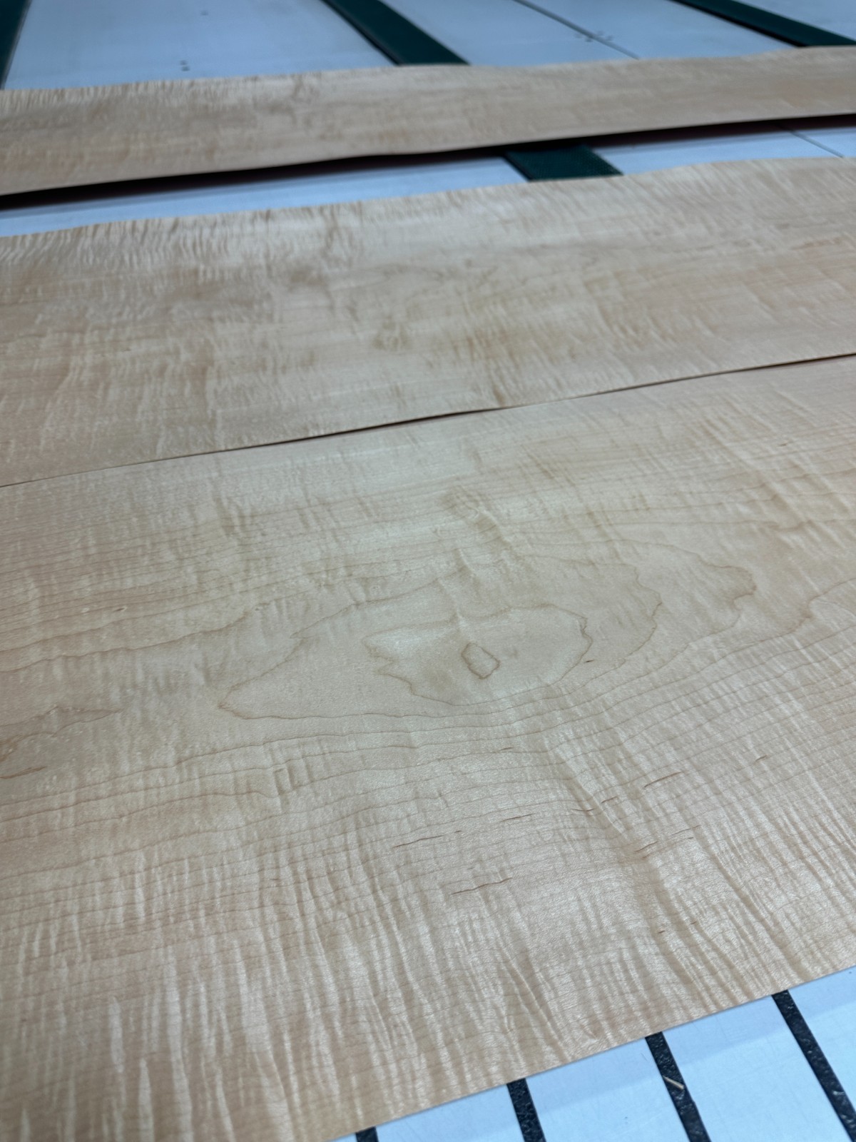 Maple Raw Wood Veneer 2 sheets 120'' x 14'' 23D