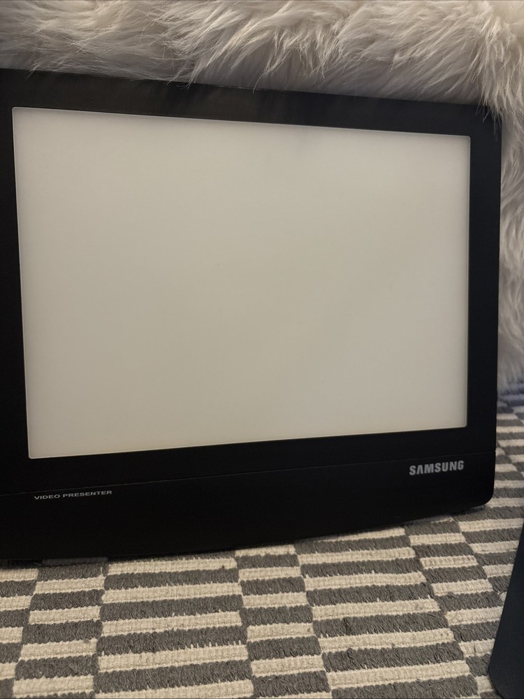 Samsung Video Presenter With Remote, Light Box, Switch Adapter