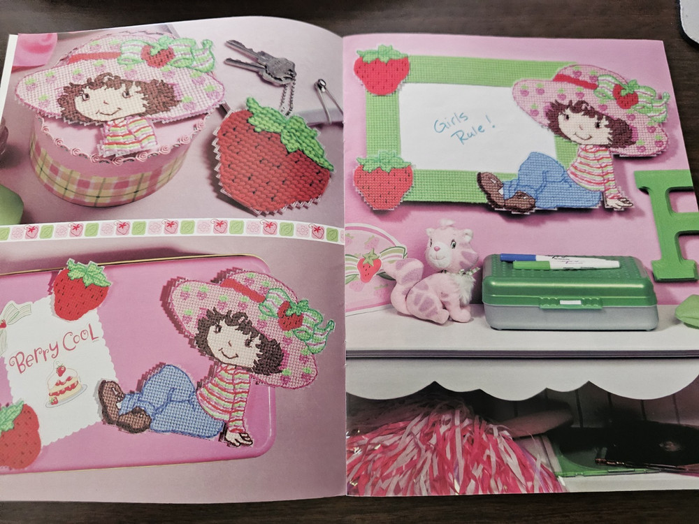 Strawberry Shortcake Frames & Keepsakes Booklet Plastic Canvas Craft Patterns