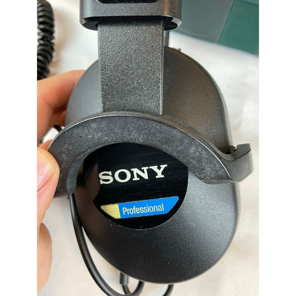 Electronic Production Portable DJ Set Up