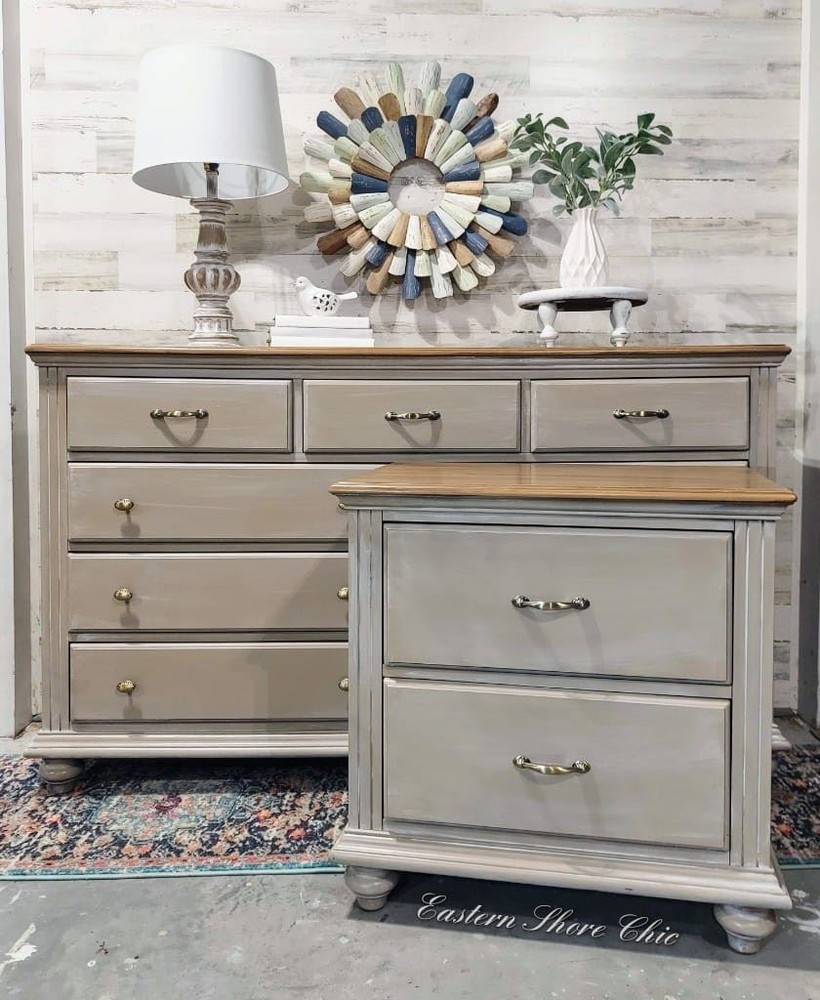 1-1/2" Shell Design Knob Antique Brass