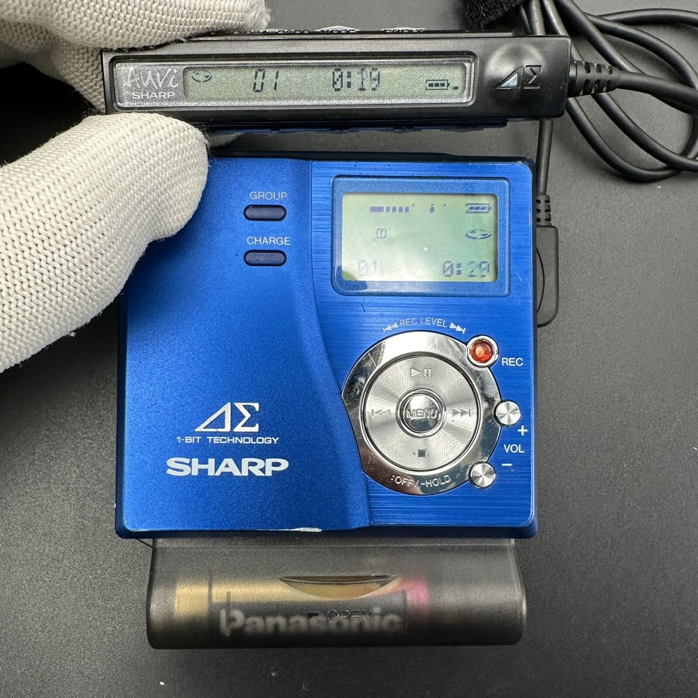 SHARP Portable MD Recorder MD-DS77 MD-DR7 Player MD-DS77 Please read carefully
