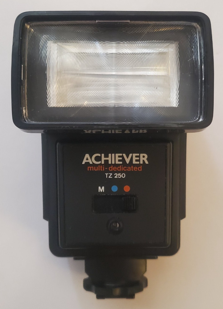 Achiever TZ-250 Automatic Bounce Zoom Swivel Head Flash Unit Tested.