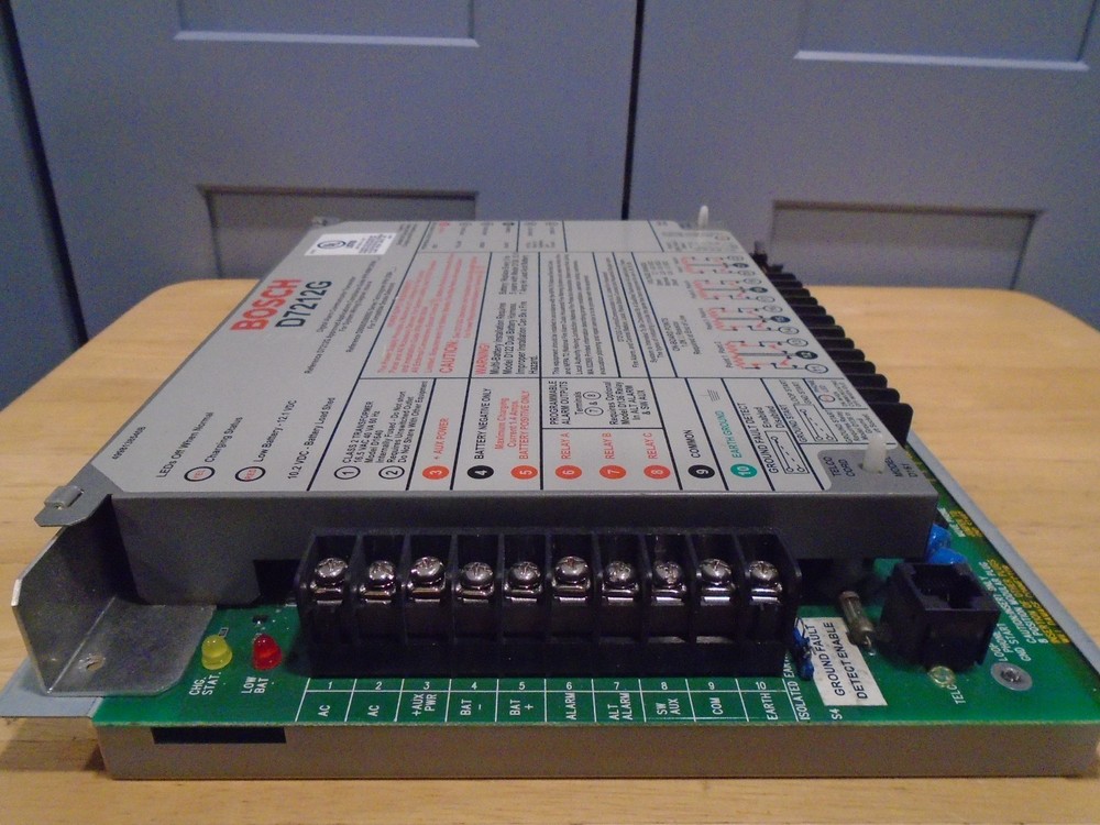 BOSCH D7212G SECURITY CONTROLLER BY RADIONICS UNTESTED selling as-is