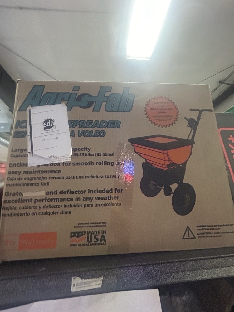 85 Lb Ice Melt Spreader