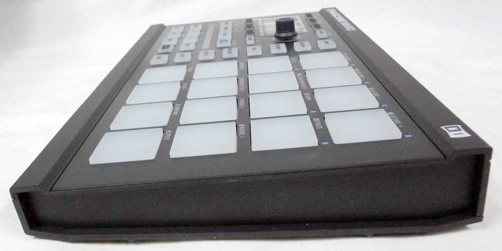 Native Instruments Maschine Mikro MK3 MIDI Beat Drum Pad Production Controller!