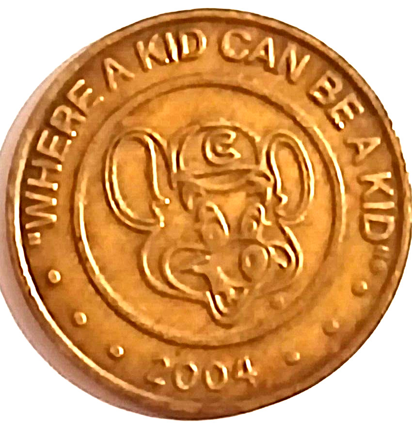 2004 Chuck E Cheese Token Younger Rat Brass .9375"