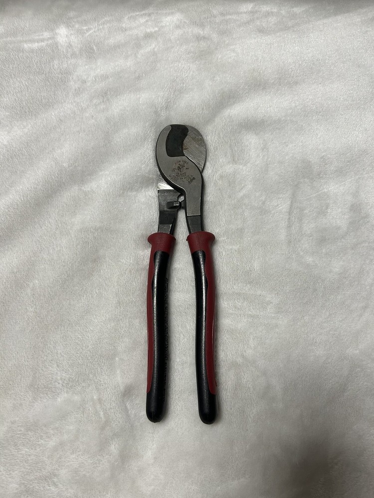 Klein tools 9 in. Journeyman High-Leverage Cable Cutter