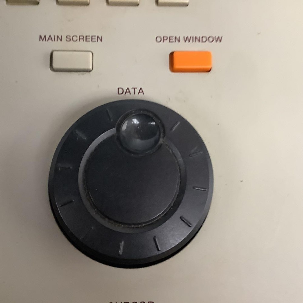 AKAI MPC2000XL sampler