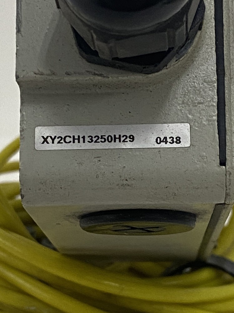 TELEMECANIQUE SENSORS XY2CH13250H29 Emergency Cable Pull Switch With Cable