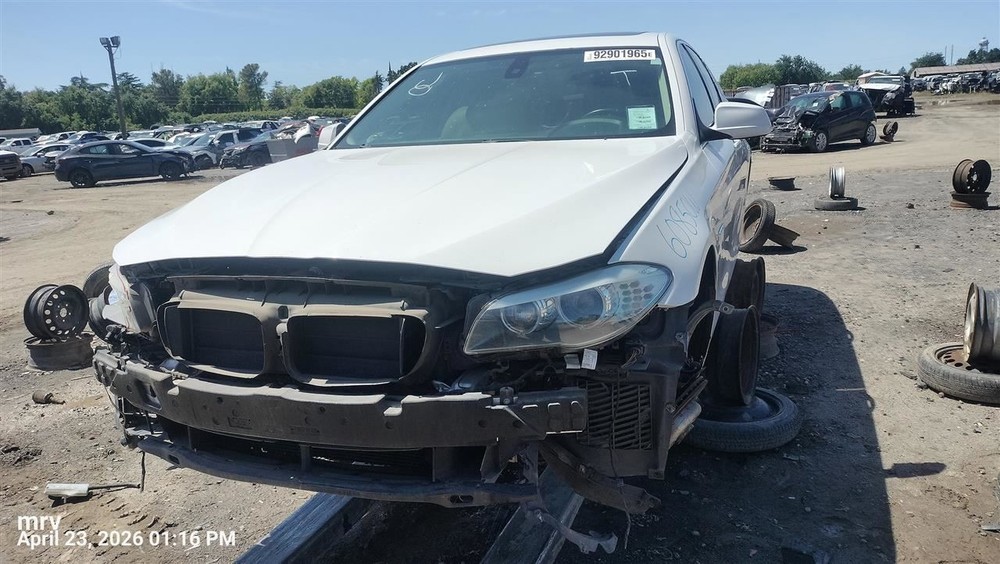 LEFT FRONT SPINDLE KNUCKLE OEM 11-16 BMW 528I