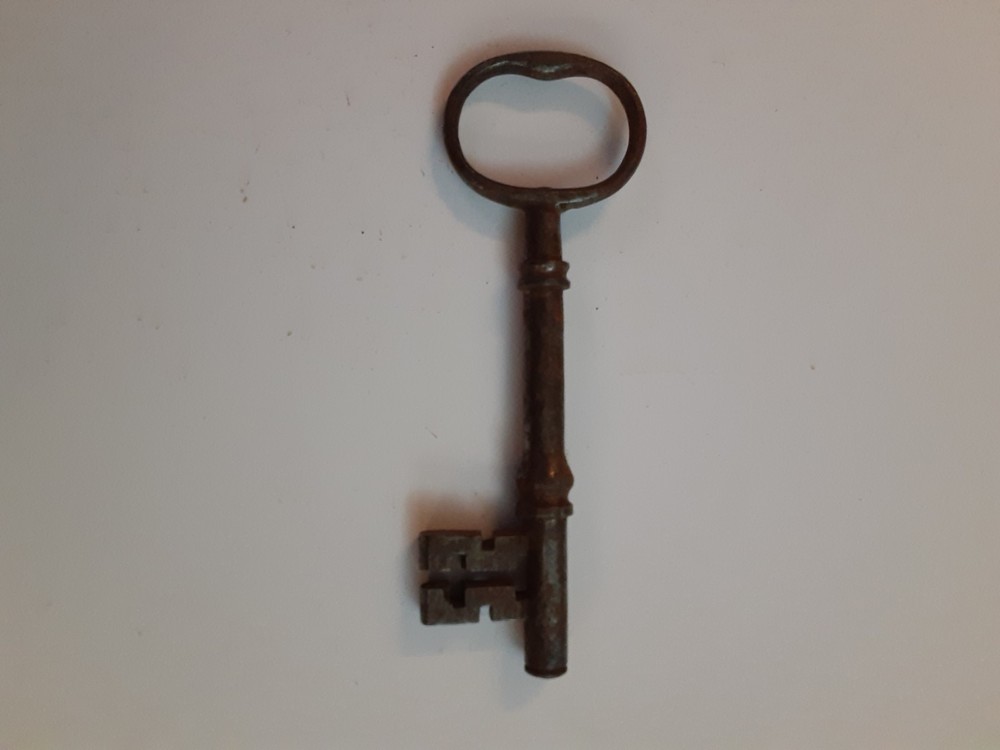 Antique Cast Iron Solid Barrel Skeleton Key 4" Jail Cell